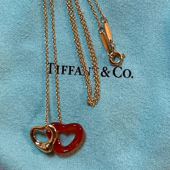 Tiffany Double Open Heart Carved Red Carnelian 18K Yellow Gold Necklace 18" - Picture 6 of 15